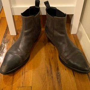 Men’s dark grey/light black Aldo pointed toe Chelsea boots